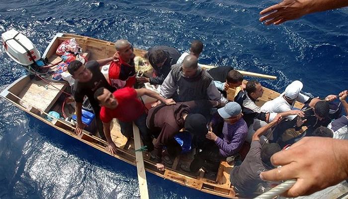 غرق مركب لمهاجرين بينهم تونسيون