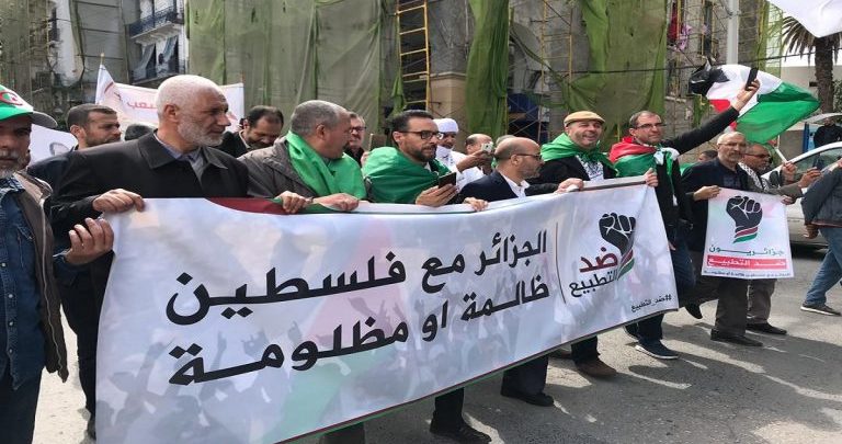 الجزائر ترفض “صفقة القرن”