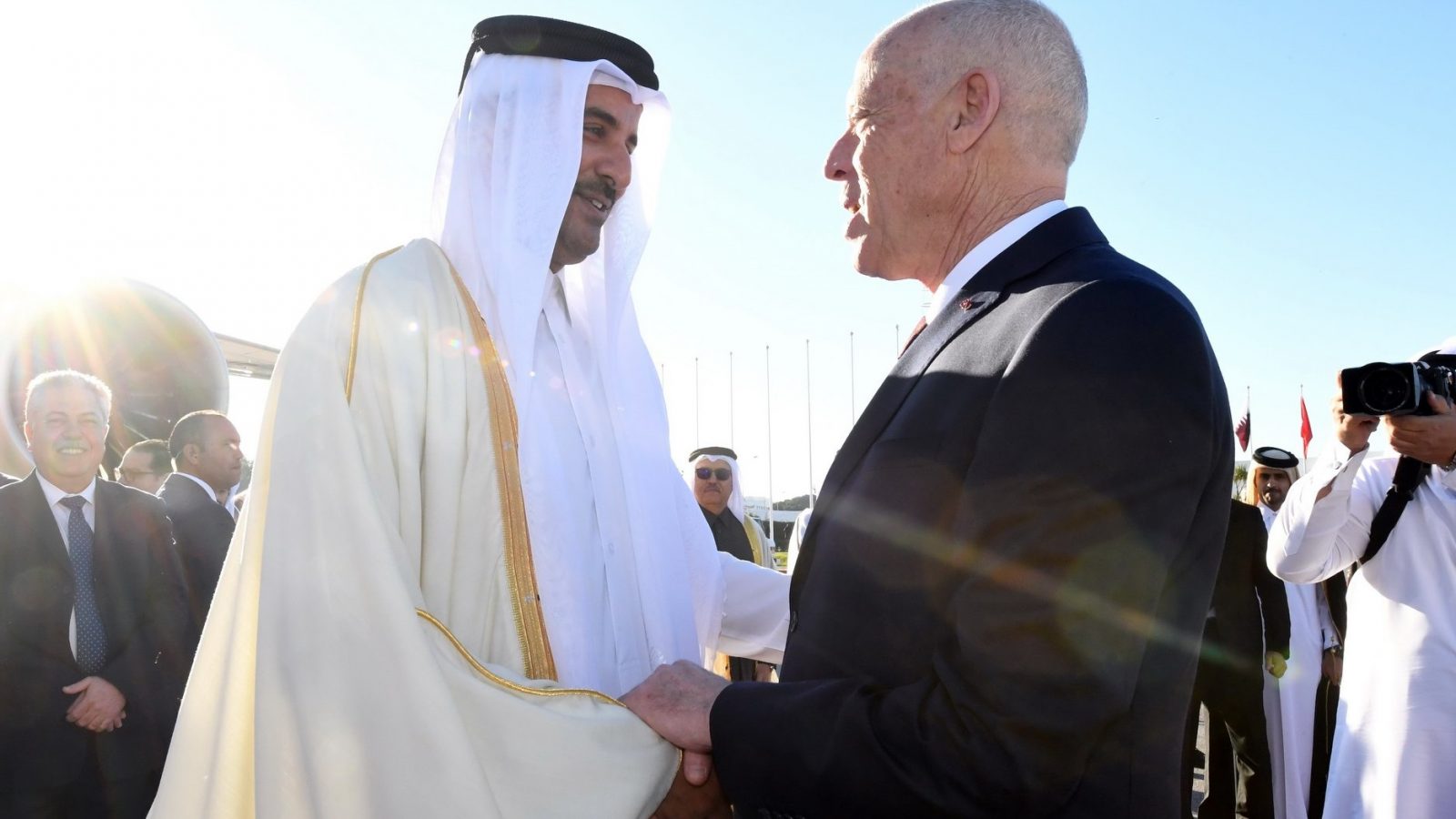 أمير قطر يختتم زيارته إلى تونس
