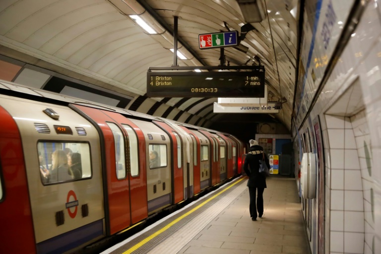 بريطانيا: اغلاق 40 محطة مترو لتقليص النقل العمومي