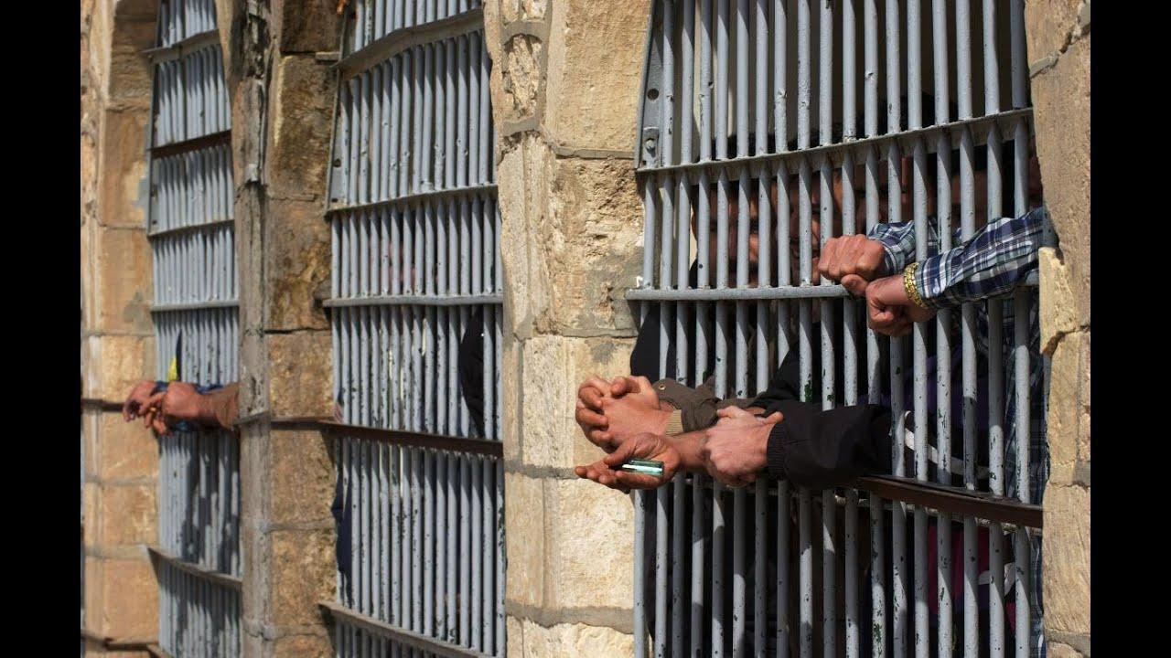 إيران: بسبب “كورونا” اطلاق سراح 70 ألف سجين