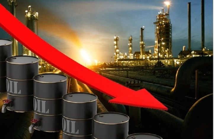 أسعار النفط تنخفض إلى أقل من 30 دولارا