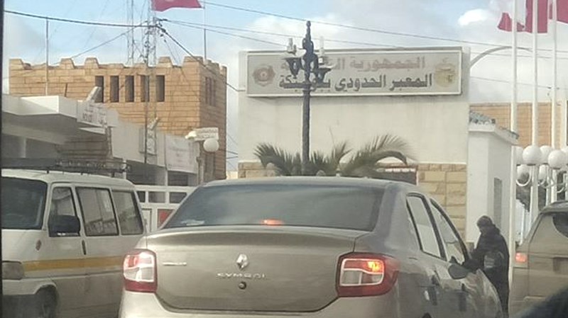 القصرين: إجلاء 62 تونسيا عالقين بمعبر بوشبكة