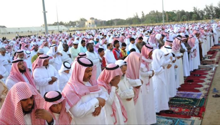 السعودية تمنع المصابين بفيروس كورونا من حضور صلاة الجمعة والجماعة