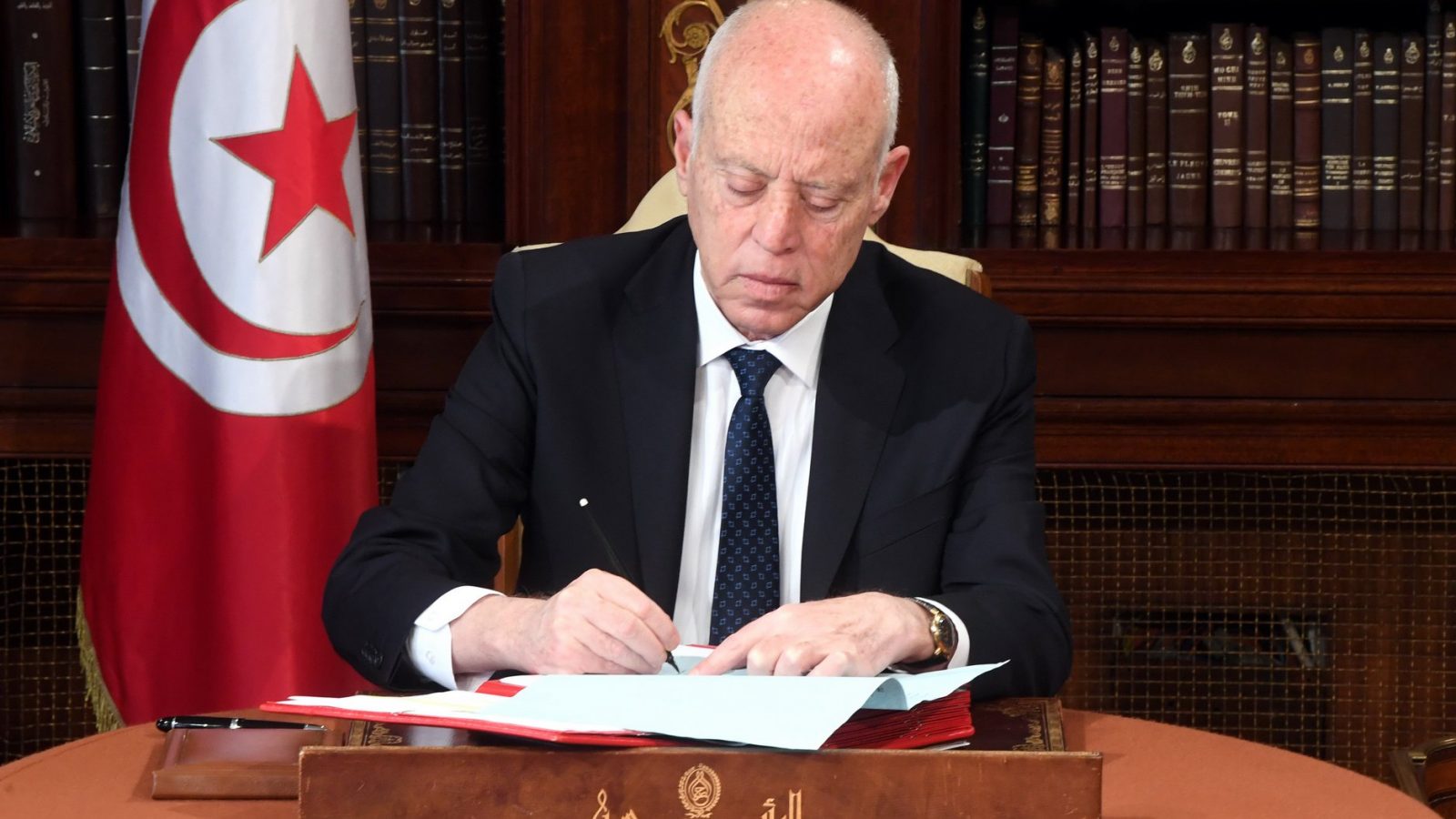 أمر رئاسي بمنح الجنسية التونسية لـ 135 شخصا