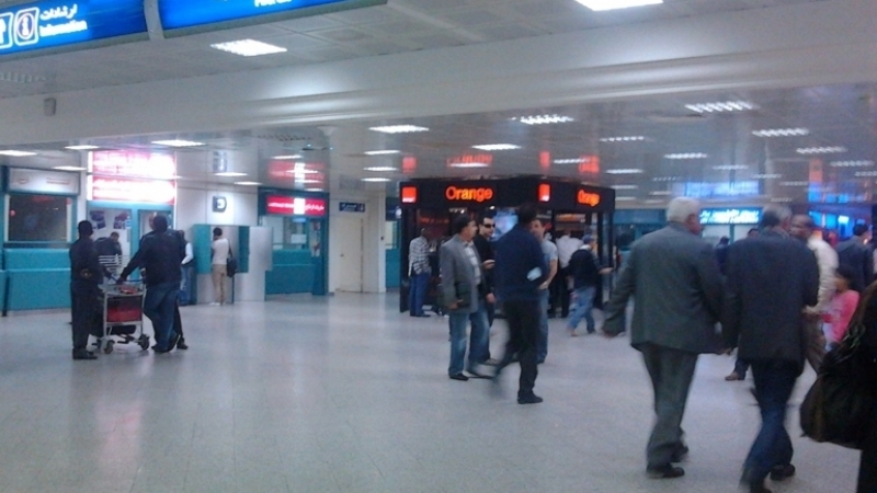 مطار قرطاج/ ضبط مغاربي بحوزته جوازي سفر مدلسين