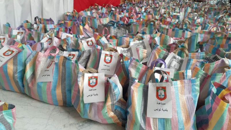 La municipalités de Tunis distribuent des aides sociales à des familles et personnes nécessiteuses