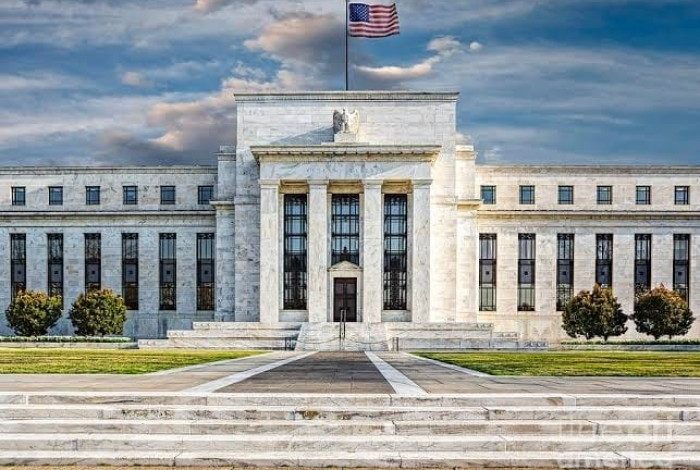 رئيس البنك المركزي الأميركي يحذر: الاقتصاد سيتراجع إلى مستوى غير مسبوق