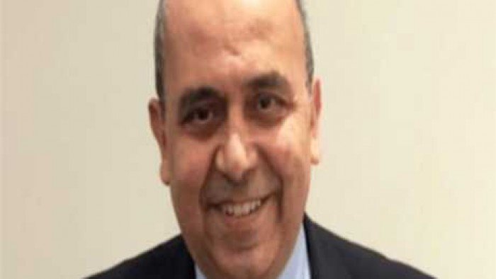 وفاة طبيب مصري مشهور في بريطانيا بكورونا
