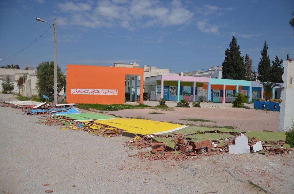 المروج: انهيار سور مدرسة