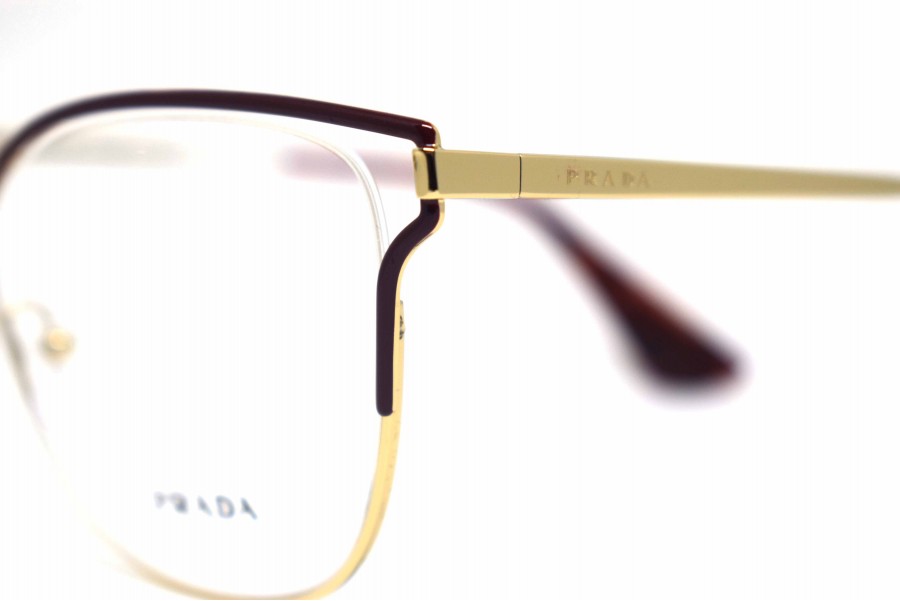 نظارات Linea Rossa من توقيع برادا