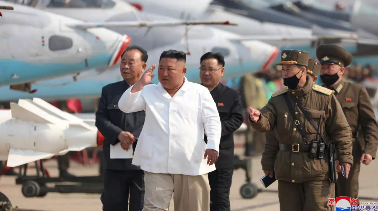 اختفى مرة أخرى: زعيم كوريا الشمالية أقال حارسه الشخصي ورئيس المخابرات