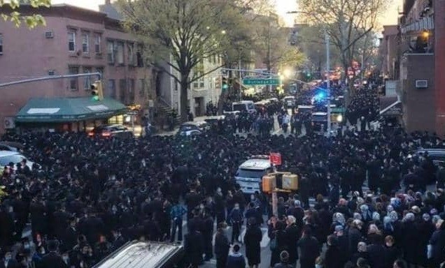 نيويورك: جنازة حاخام يهودي شهدت تجمّع الآلاف