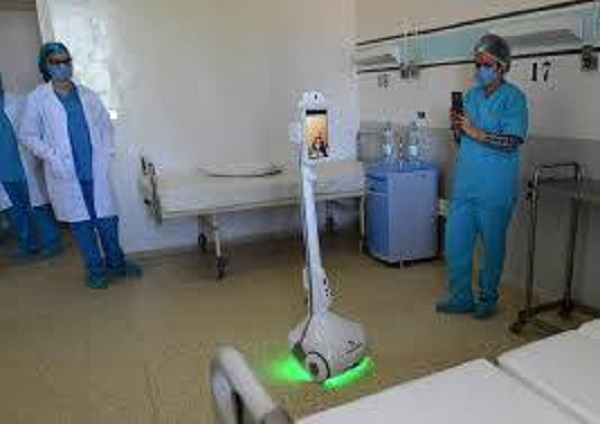 روبوت يمنع العدوى في مستشفى عبد الرحمان مامي