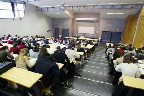 قرار لمجلس الجامعات حول الامتحانات