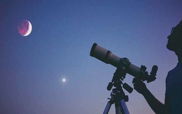 الرصد الجوي يحسم أمر رؤية هلال العيد..وهذا موعد حلوله