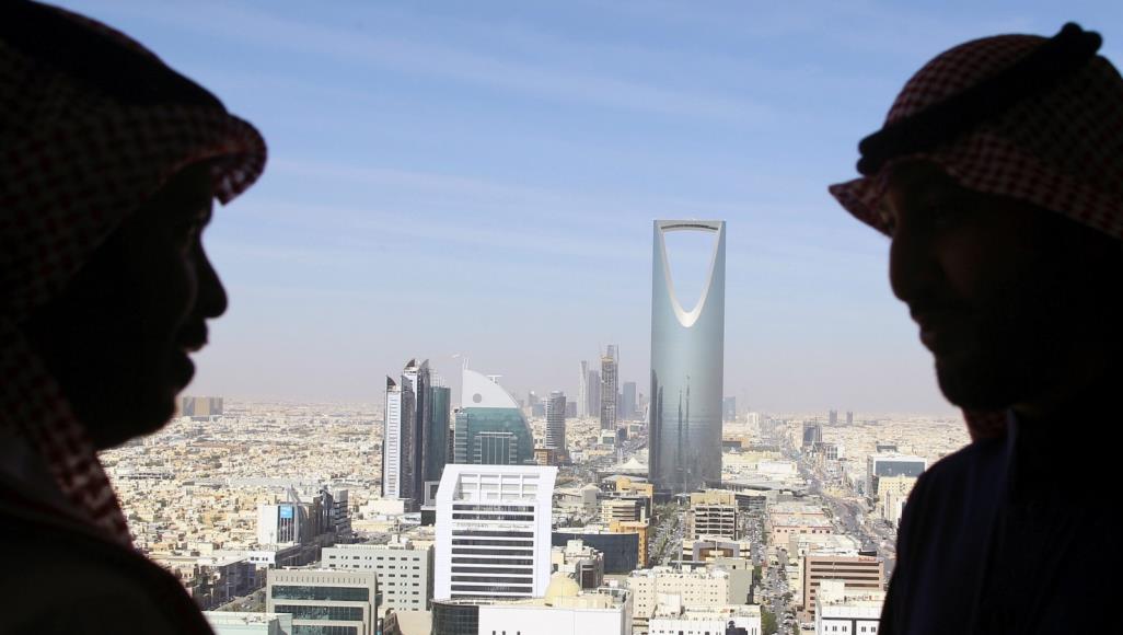 السعودية: السماح بتخفيض الأجور بـ 40 % في القطاع الخاص
