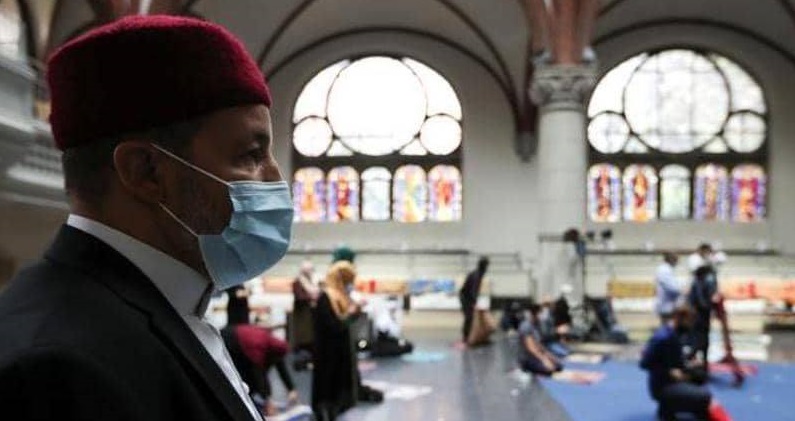 ألمانيا: عندما تحتضن كنيسة المسلمين للصلاة