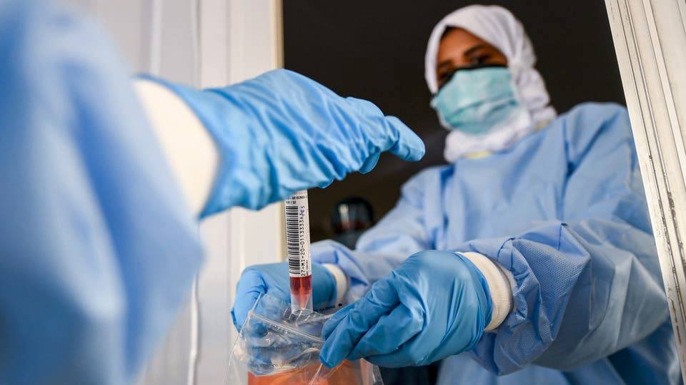 الإمارات تجري أكثر من مليوني فحص لتقصّي الفيروس