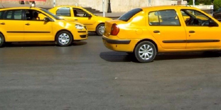 وقفة احتجاجية لسائقي سيارات التاكسي في صفاقس