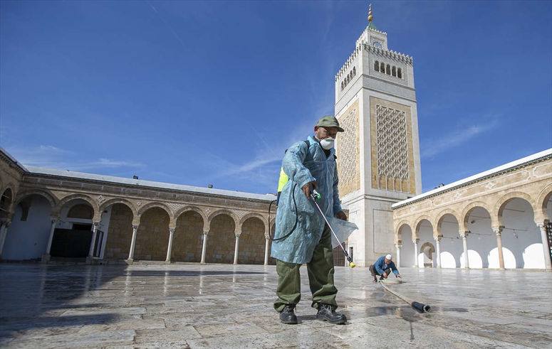 وزارة الشؤون الدينية تشدد الإجراءات الوقائية في المساجد