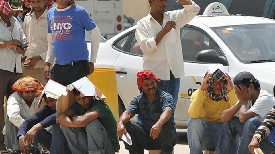السعودية: تقرير يرجح التخلي عن هذا العدد الكبير من العمال الأجانب