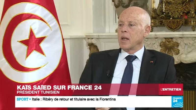 قيس سعيّد لـ”فرانس 24″: لم يتجرّأ أحد على طلب تركيز قاعدة عسكرية بتونس