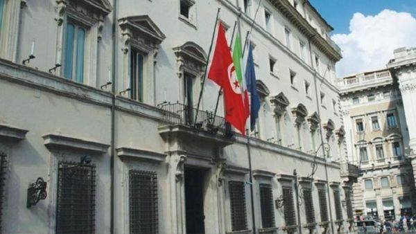 إيطاليا/ تونسي يهدّد بحرق نفسه