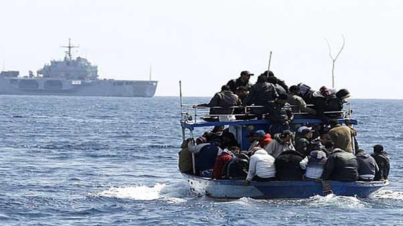 نشرنا خبر انتشالهم يوم السبت: فارّون من العدالة ضمن الـ18 تونسيا على متن قارب حرقة