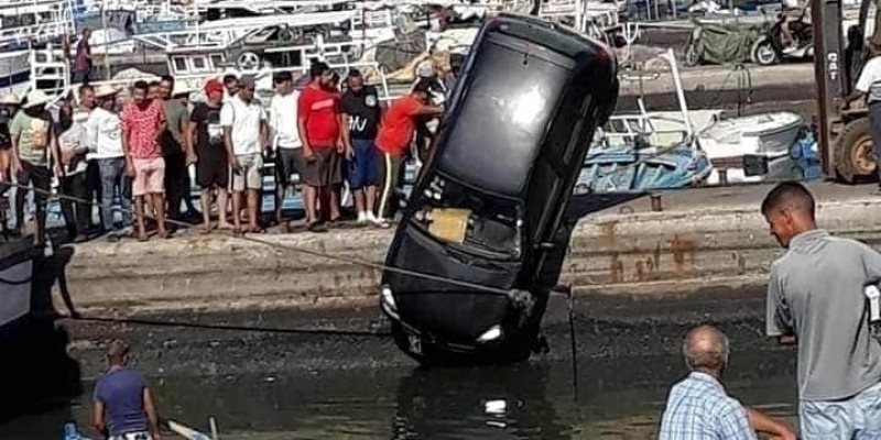 صفاقس: سقوط سيارة في البحر