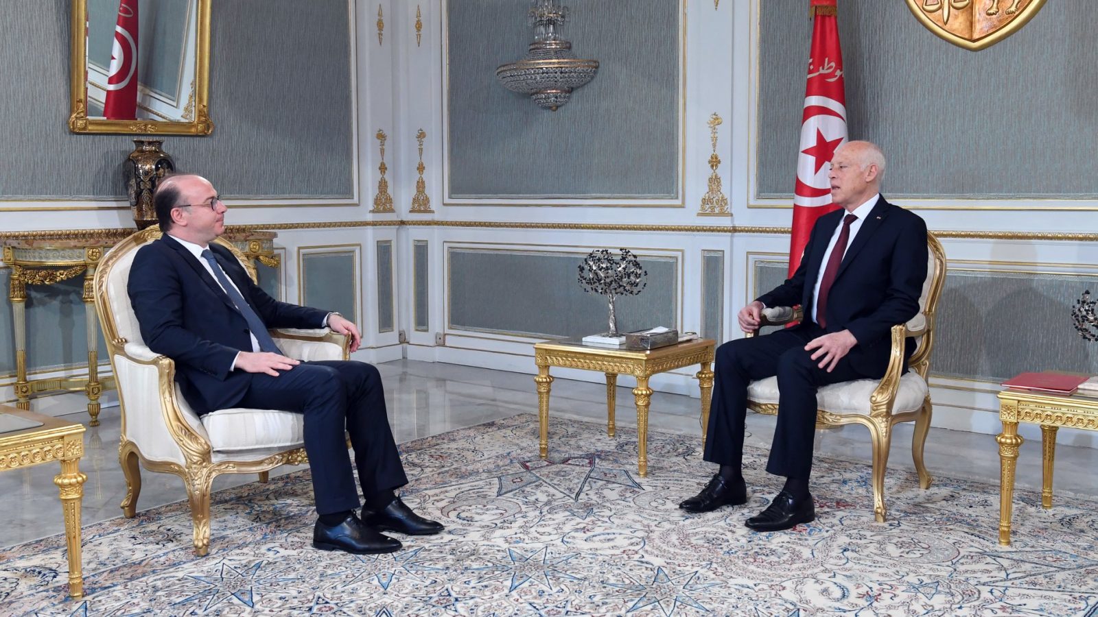بحث علاقات تونس الدولية في ظل جائحة كورونا