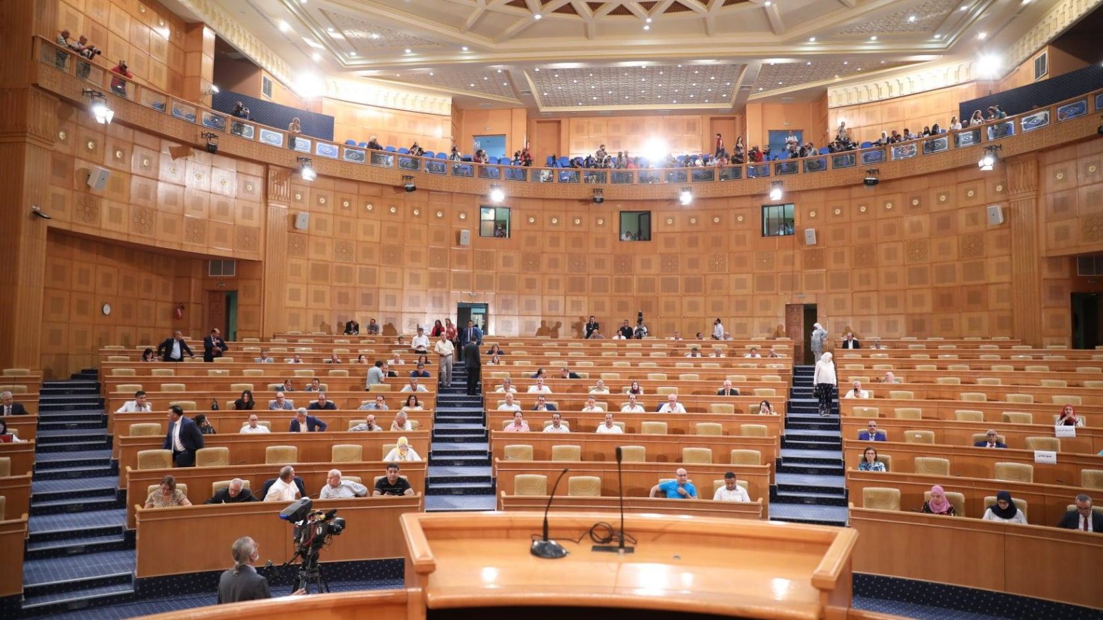 انطلاق الجلسة البرلمانية التاريخية
