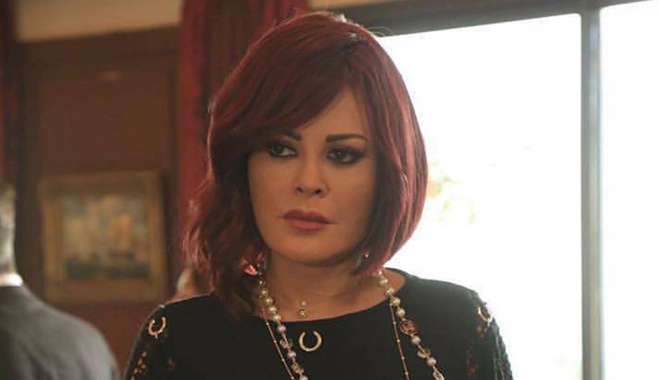 ممثلة لبنانية لماكرون: تعال وهات معك الانتداب !