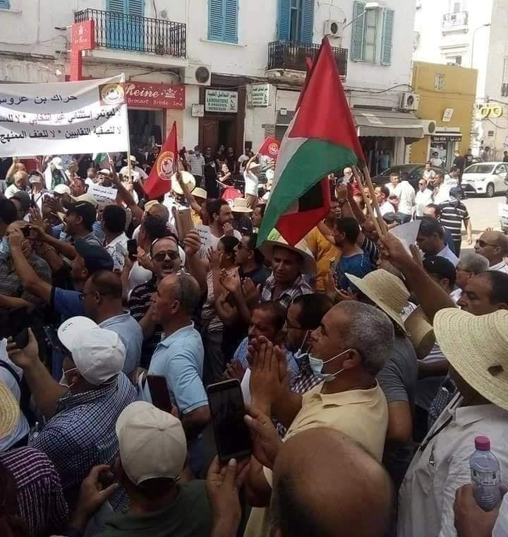 احتجاج نقابيين على اتحاد الشغل في ساحة محمد علي