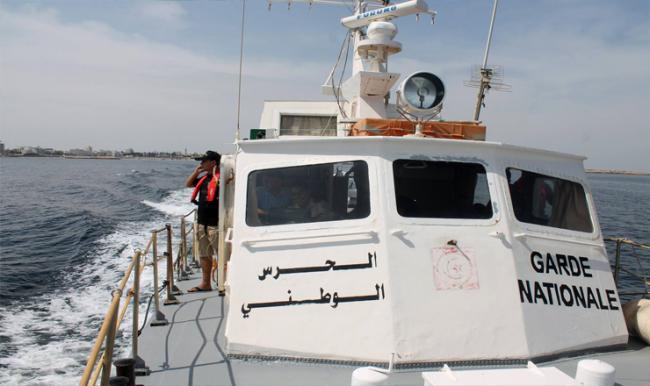 الحرس البحري ينقذ إنقاذ مائة مهاجر غير نظامي