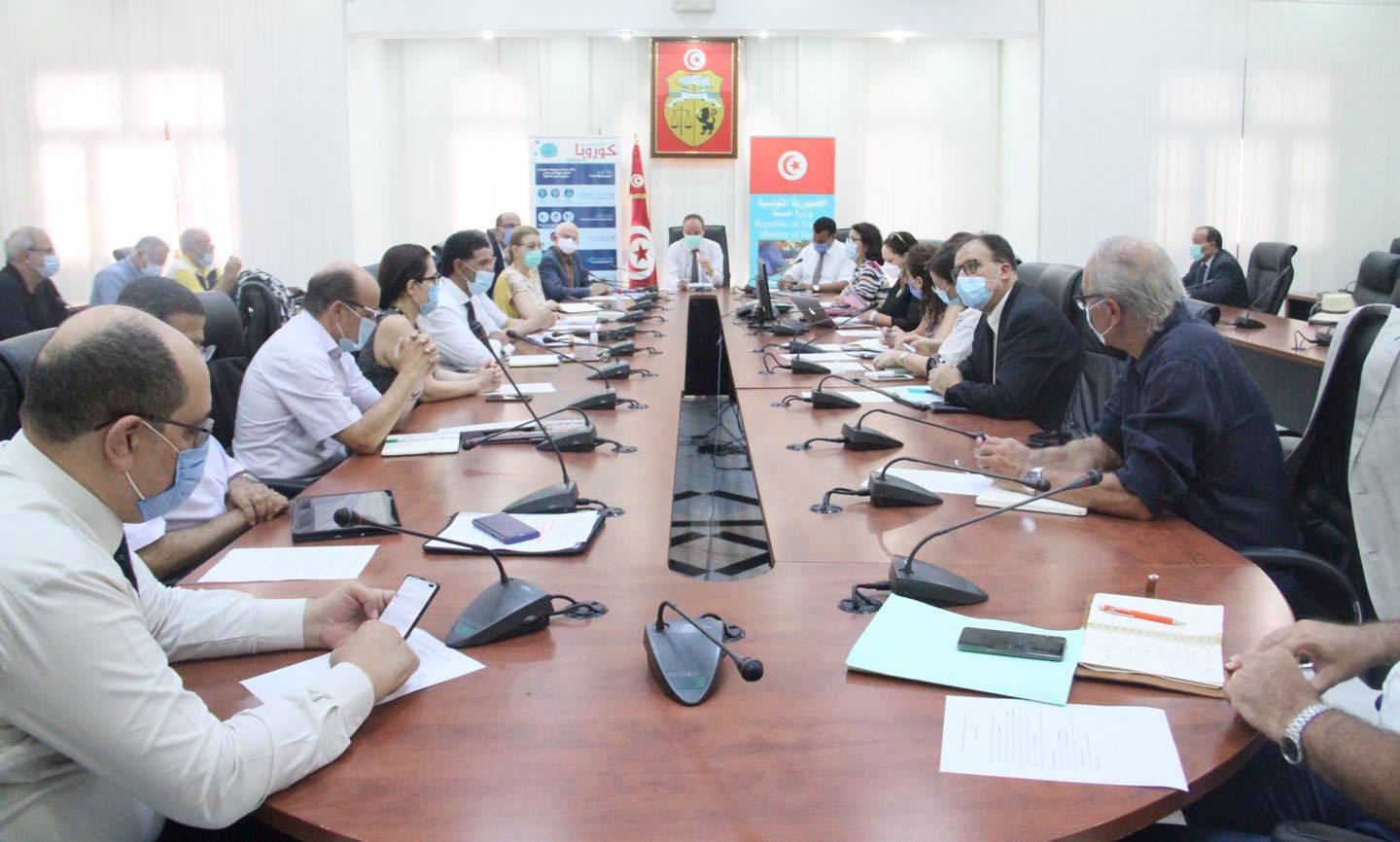 اللجنة العلمية تتابع تطورات الوضع الوبائي في تونس