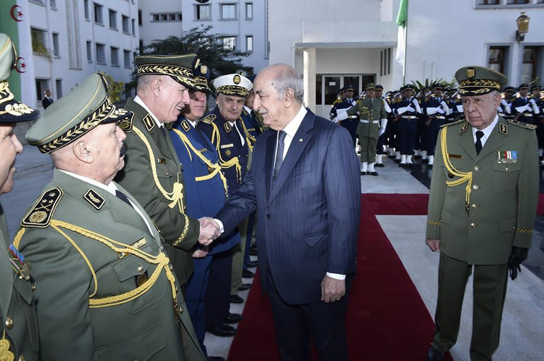 الجزائر: إنهاء مهام قيادات عسكرية وتعيينات جديدة