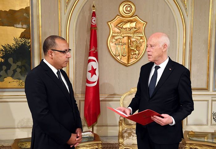 أغلبية التونسيين يهتمون بالأزمة السياسية