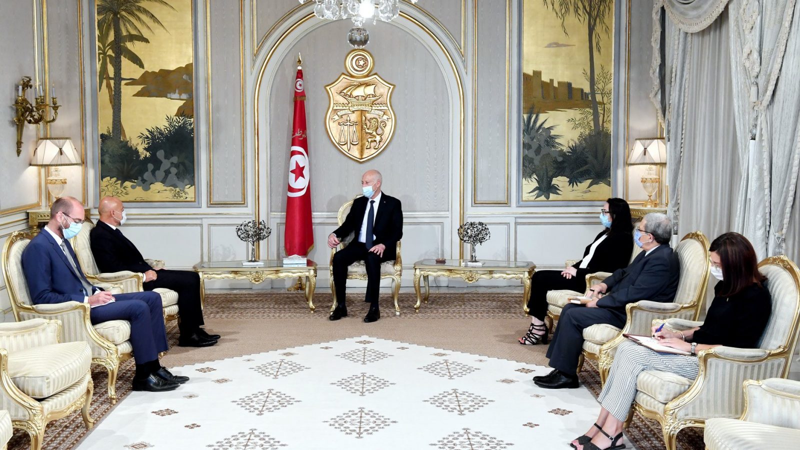استقبله قيس سعيد: السفير الفرنسي يجدد استعداد بلاده تقديم دعم لتونس بـ 350 مليون دينار