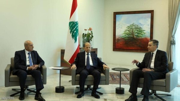 لبنان: تكليف أديب بتشكيل حكومة جديدة