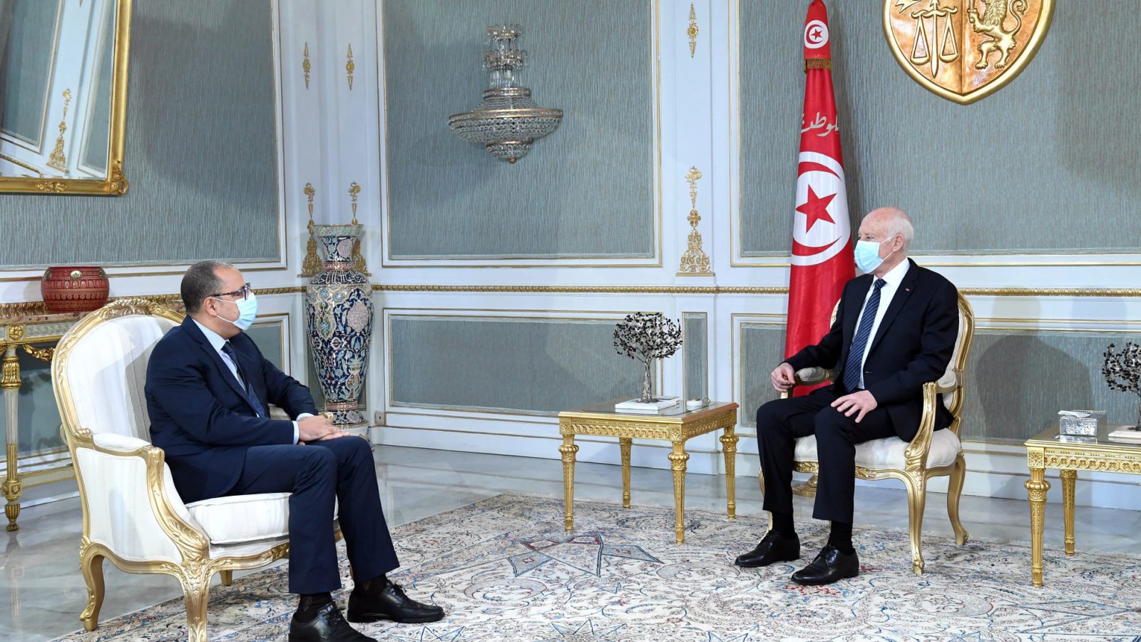 قيس سعيد يهتم بمشاغل التونسيين ويجدد إصراره على مكافحة الفساد