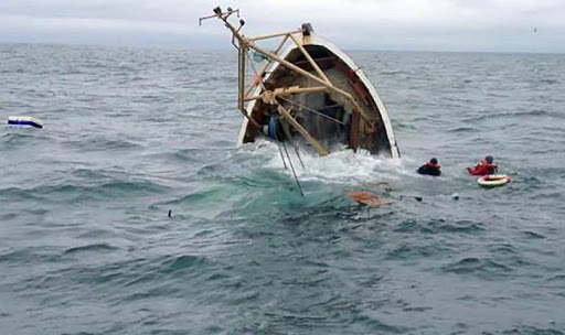 المهدية: غرق مركب صيد والبحث متواصل عن 7 مفقودين