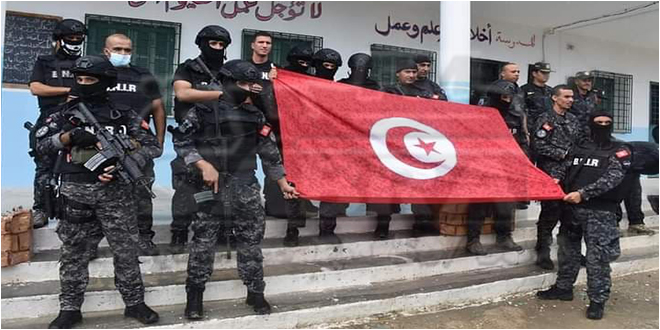 بعد ان قضت على الارهابيين : فرقة ال “BNIR” بسوسة ترفع علم تونس