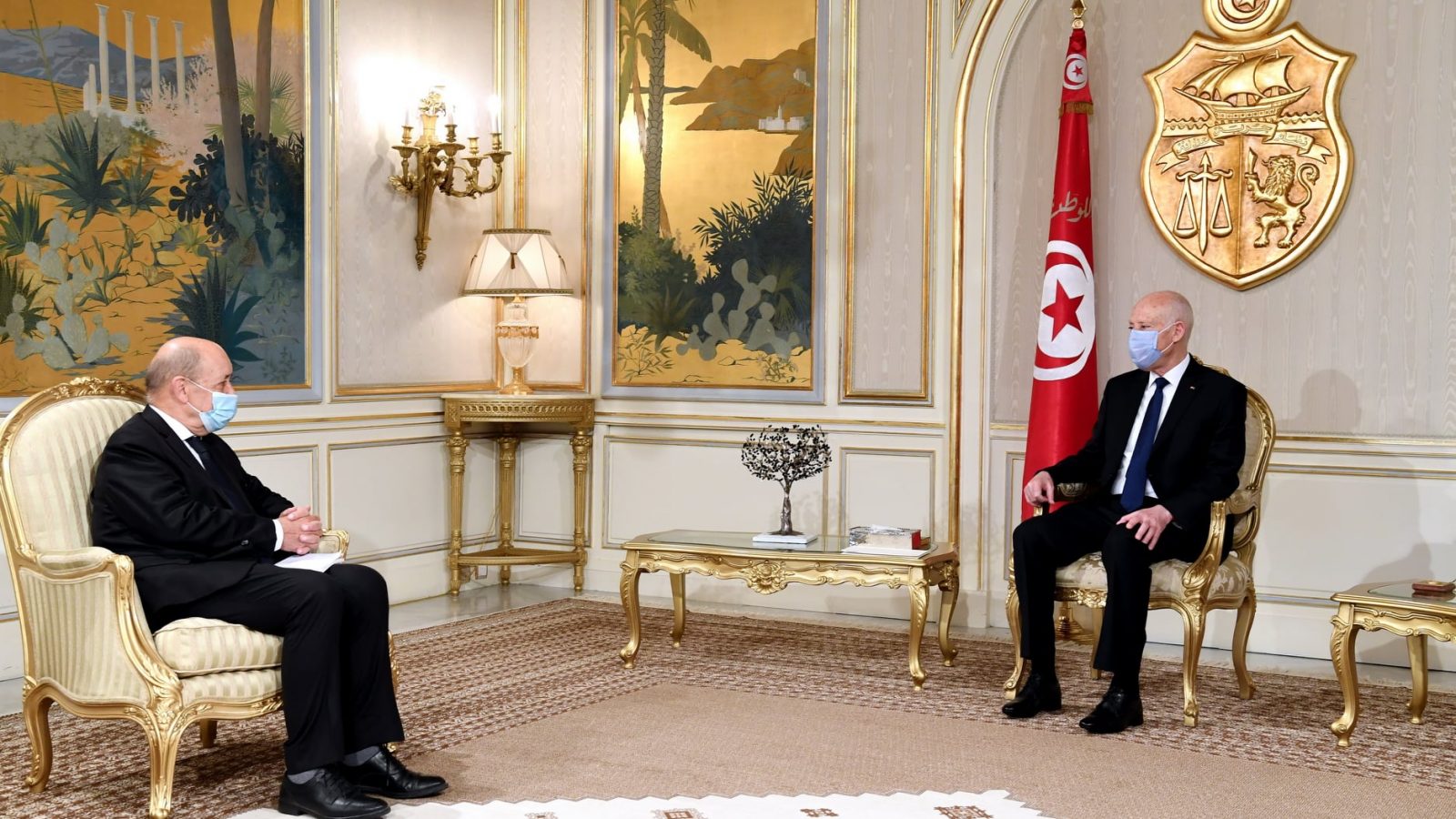 وزير الخارجية الفرنسي يعلن: مساعدات طبية ومالية لتونس