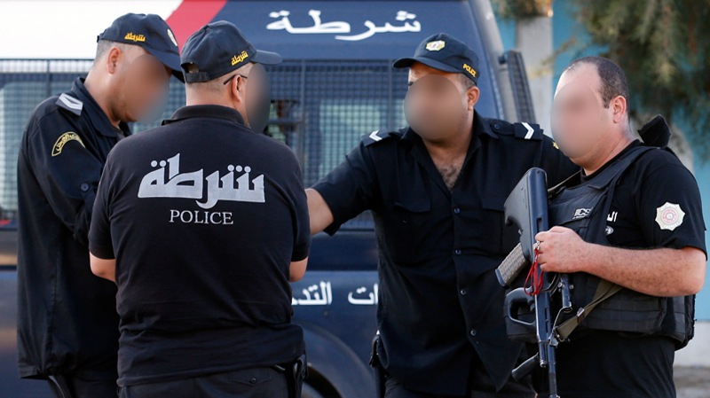 بسبب تاكسي شقيقه: نائب عن قلب تونس يعتدي على أعوان دورية أمنية