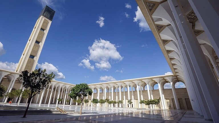 الجزائر تفتتح اكبر ثالث مسجد في العالم