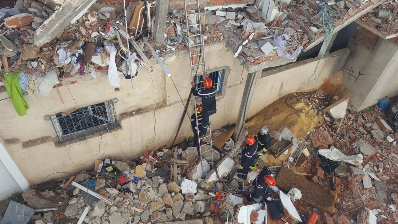 حادثة انفجار قارورة غاز في حي الزهور /إنتشال جثة ثالثة لسيدة