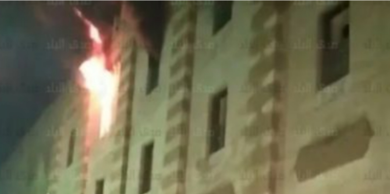 حريق بجامع الأزهر (فيديو)