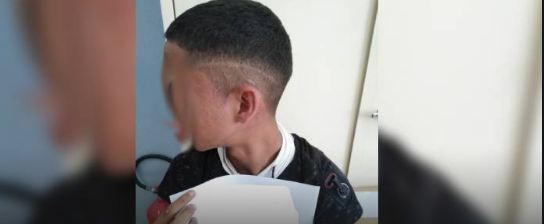 تورط في عمليات سلب التلاميذ/ طفل ال15 سنة اعتدى على نفسه بشفرة حلاقة اثناء ملاحقة الأمن له