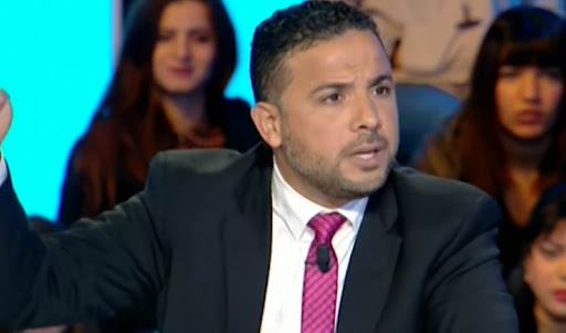 سيف الدين مخلوف يقتحم بالقوة قاعة الرحيل بمطار تونس قرطاج (فيديو)
